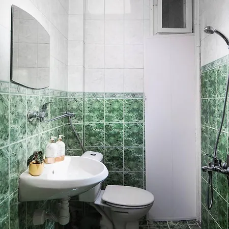 And Spacious * Sofía