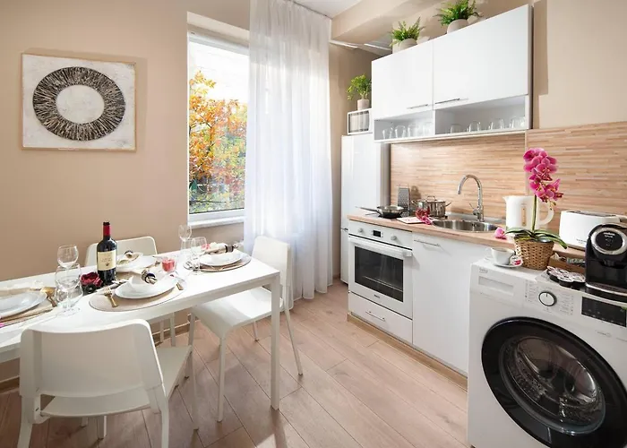 And Spacious * صوفيا